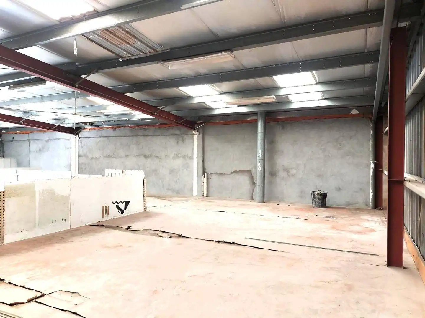 Nau industrial de lloguer en Santander