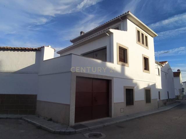 Casa-chalet en Alquiler en Calle Parras, Malpartida de Cáceres, Spain, 28 en Malpartida de Cáceres