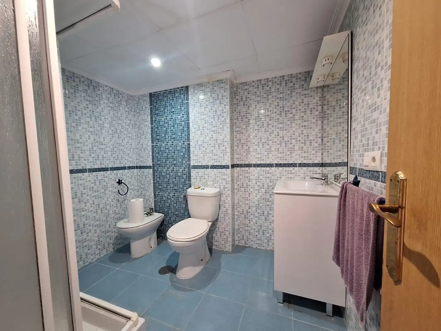 Badezimmer von Erdgeschoss zum Verkauf in Alicante / Alacant mit Klimaanlage