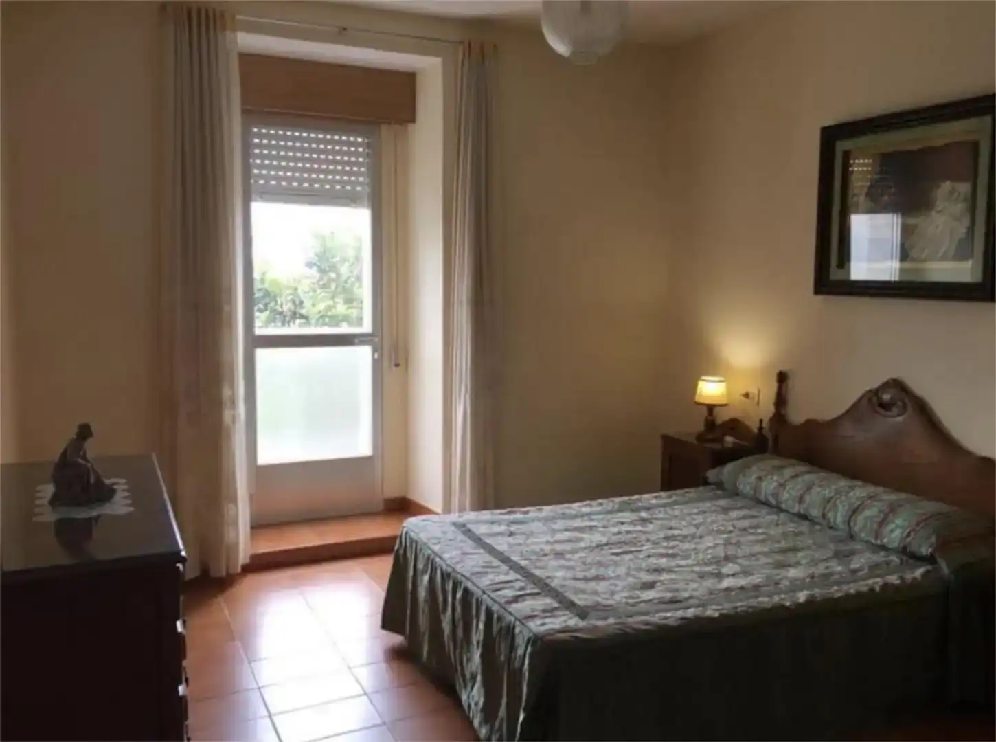 Schlafzimmer von Erdgeschoss zur Miete in Sanxenxo mit Möbliert, Ofen und Waschmaschine