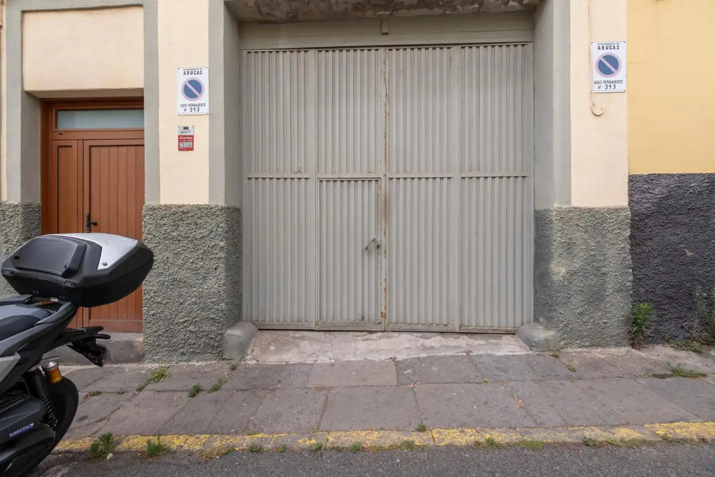 Parking of Houses for sale in Arucas