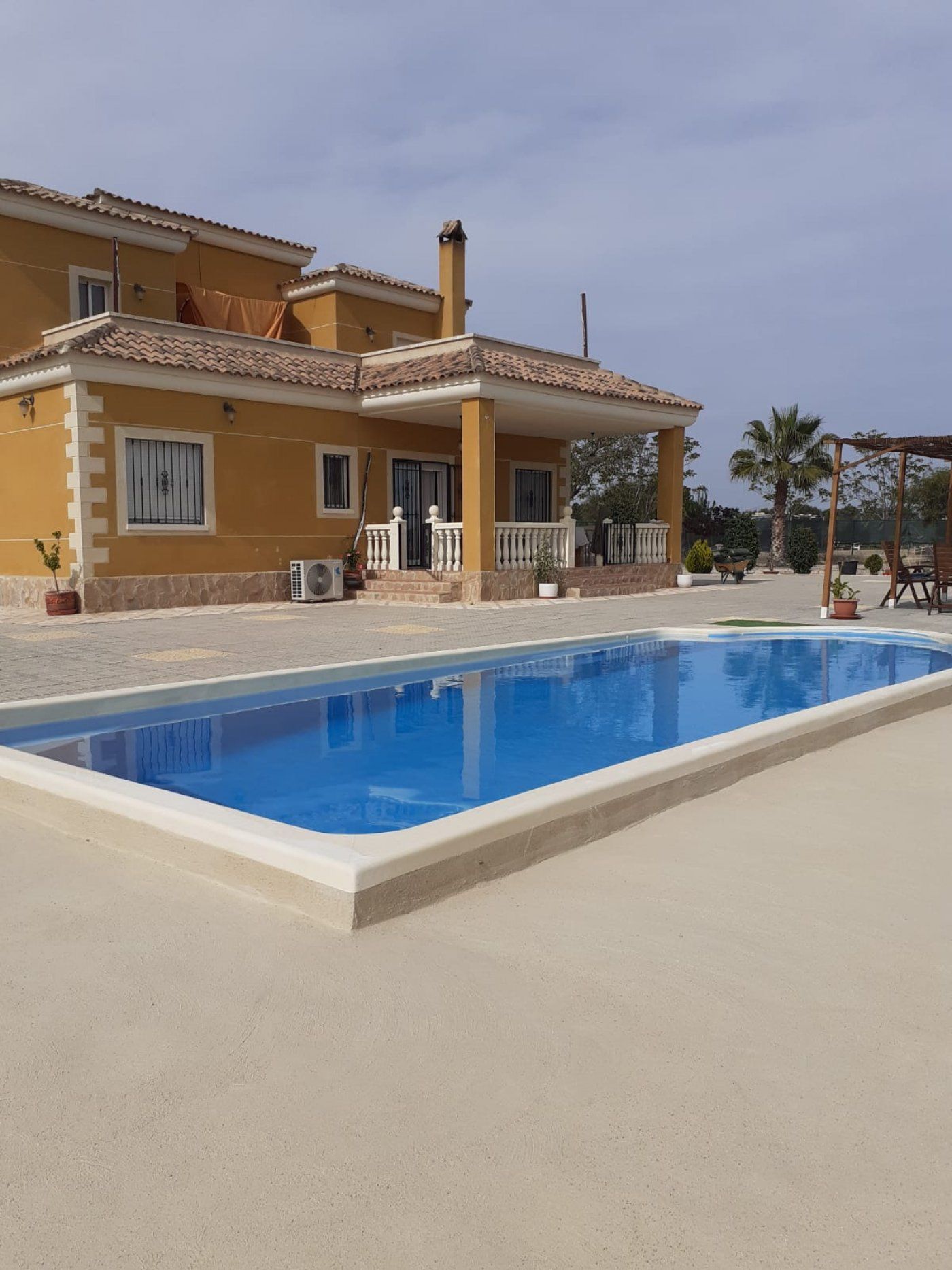 Swimming pool of House or chalet to rent in Elche / Elx  with Air Conditioner, Heating and Private garden