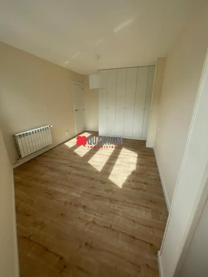 Flat for rent in Avenida de Salamanca, Campus Norte - San Caetano