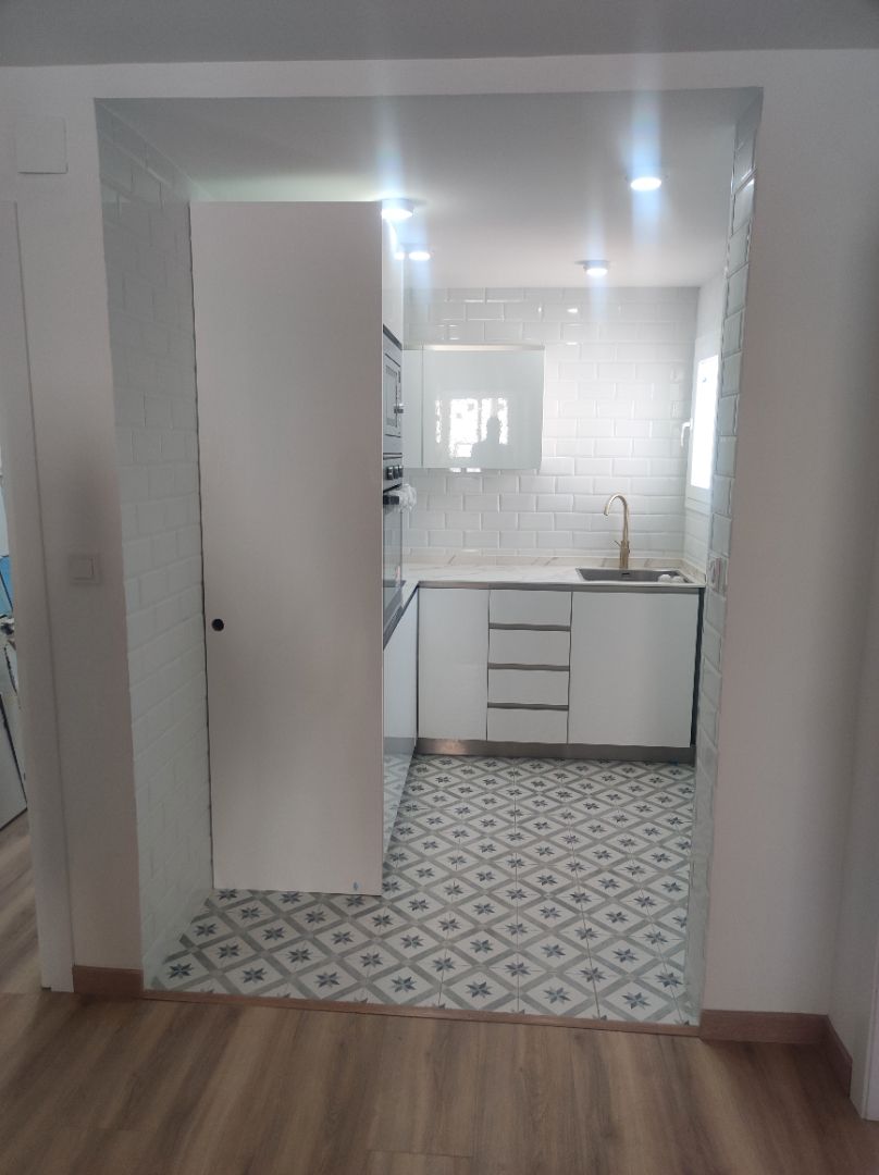 Cuina de Pis en venda en L'Hospitalet de Llobregat amb Aire condicionat, Parquet i Forn