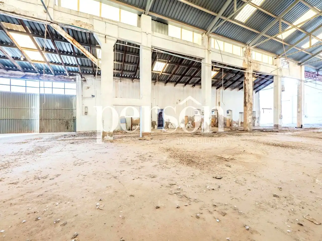 Nau industrial en venda en Manises