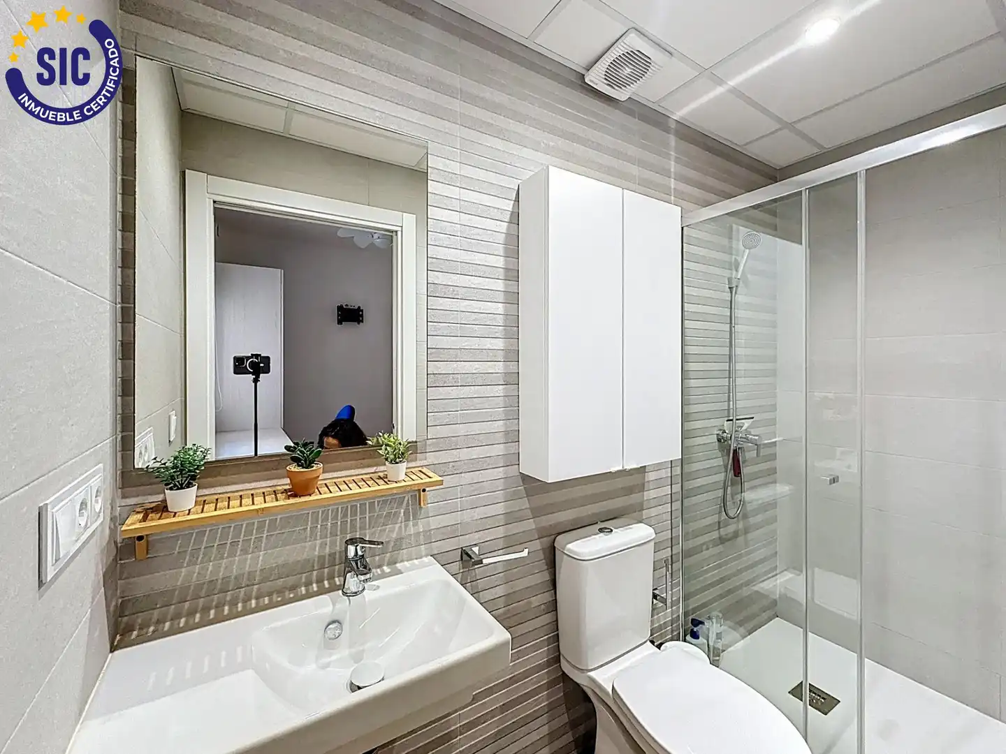 Baño de Piso en venta en Valencia con Aire acondicionado, Calefacción y Amueblado