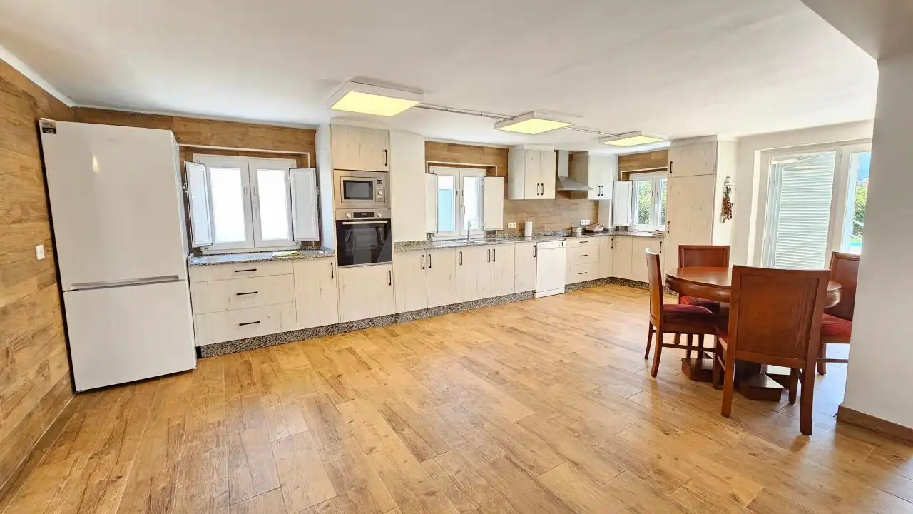 Cocina de Casa o chalet en venta en Neda con Calefacción y Piscina
