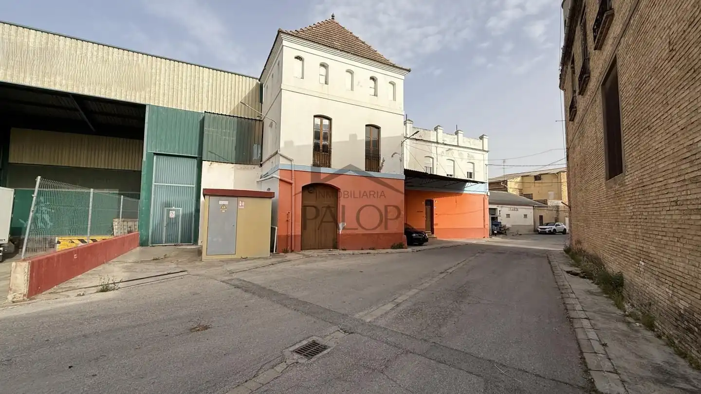 Vista exterior de Nave industrial en venta en La Pobla Llarga
