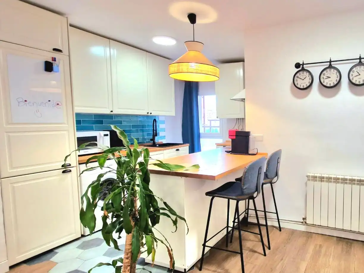 Cocina de Piso para compartir en Madrid con Calefacción, Parquet y Amueblado
