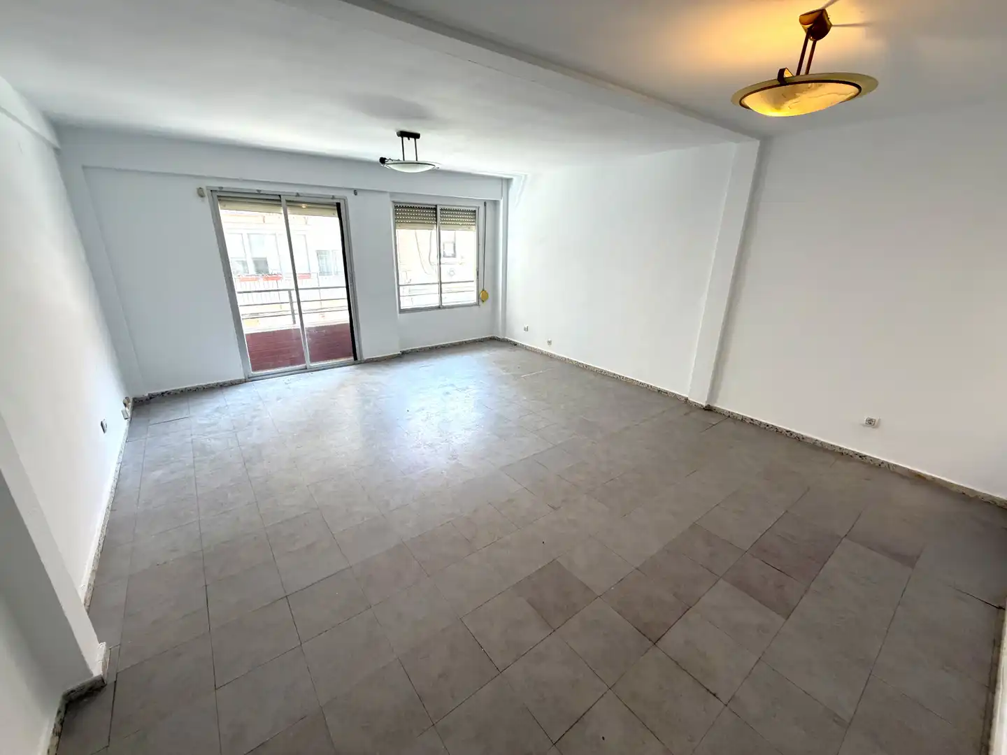 Sala d'estar de Pis en venda en Alicante / Alacant amb Forn i Balcó