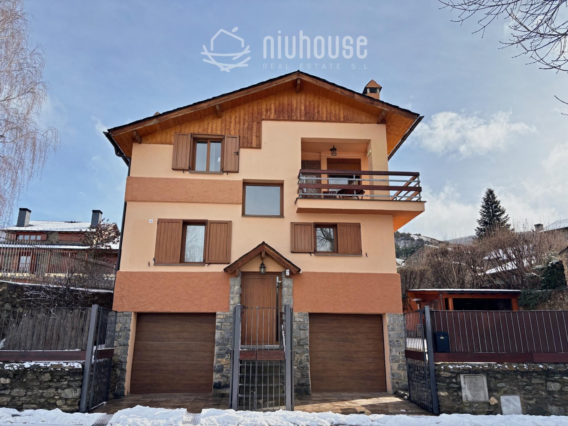 Vista exterior de Casa o chalet en venta en Fontanals de Cerdanya