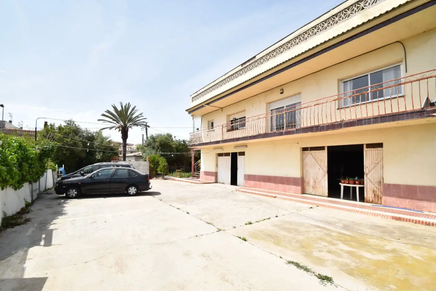 Exterior view of Country homes for sale in Vilanova i la Geltrú  with Terrace and Balcony
