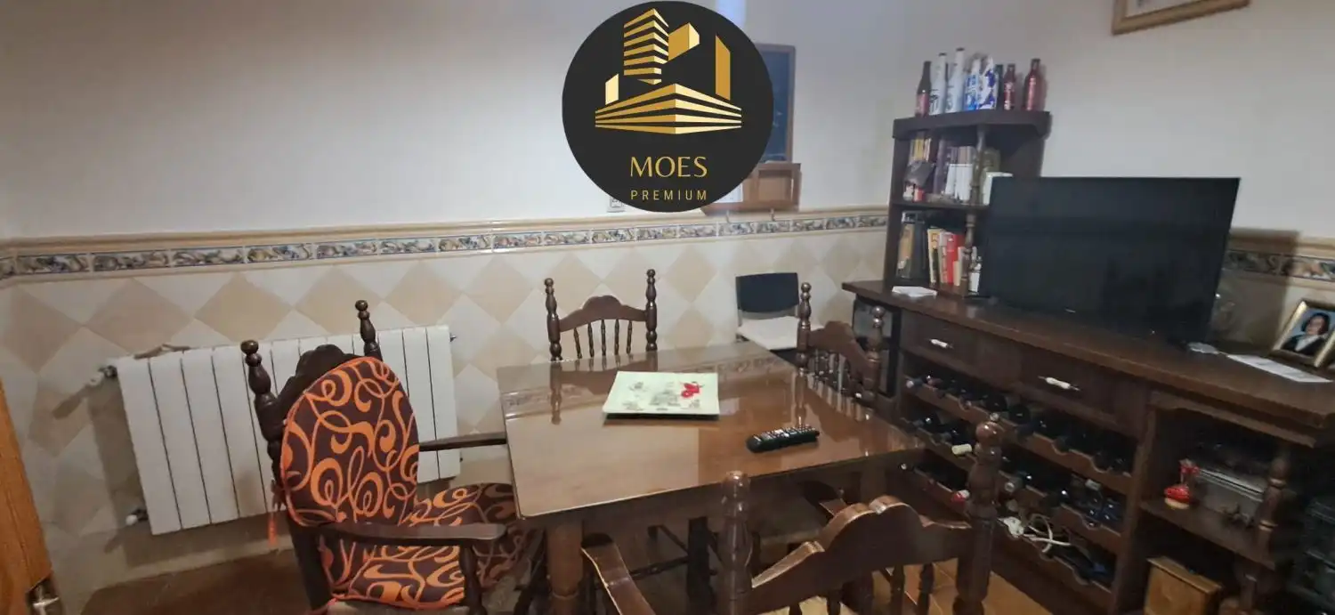 Menjador de Casa o xalet en venda en Jaén amb Aire condicionat, Calefacció i Terrassa