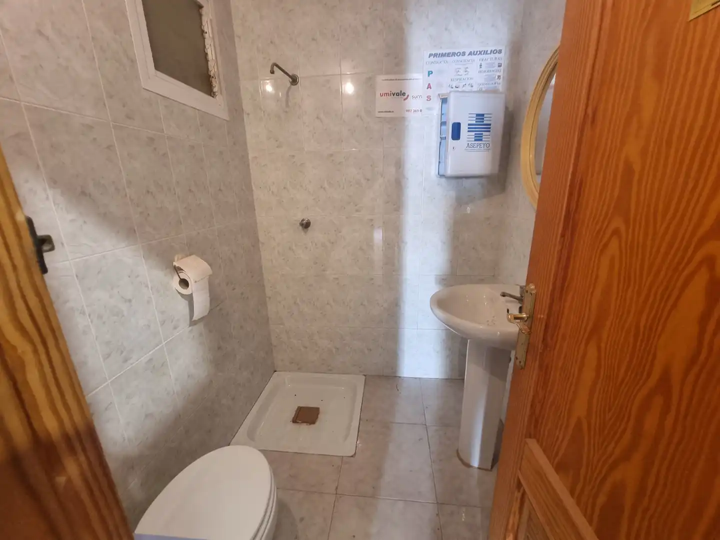Bathroom of Industrial buildings for sale in Alhama de Almería