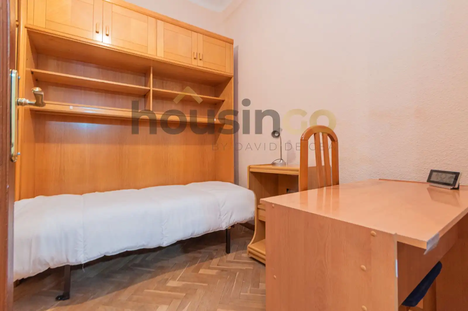 Bedroom of Flat for rent in Madrid  with Heating, Parquet flooring and Furnished