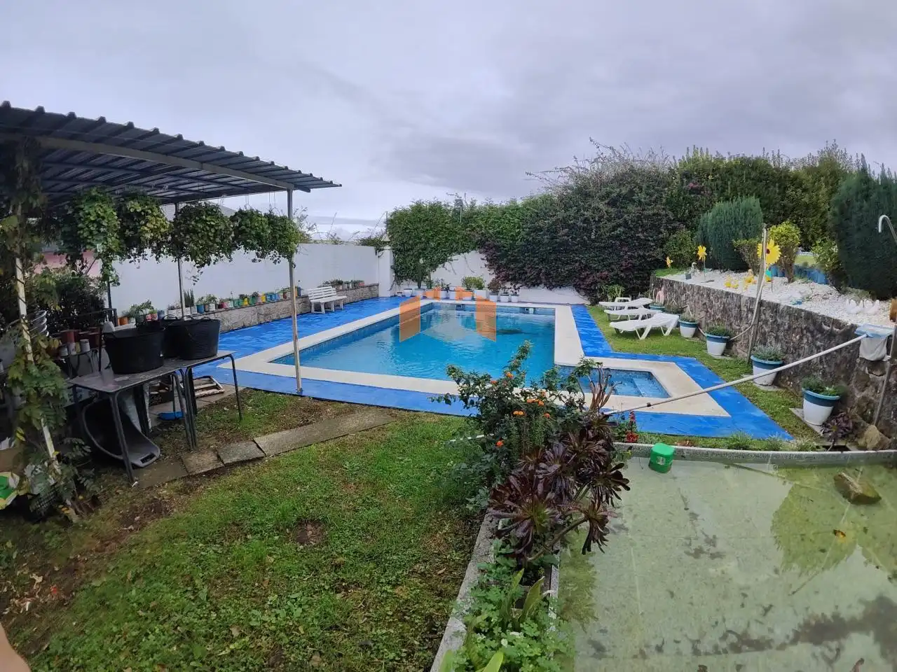 Piscina de Casa o chalet en venta en Nigrán con Calefacción, Jardín privado y Parquet