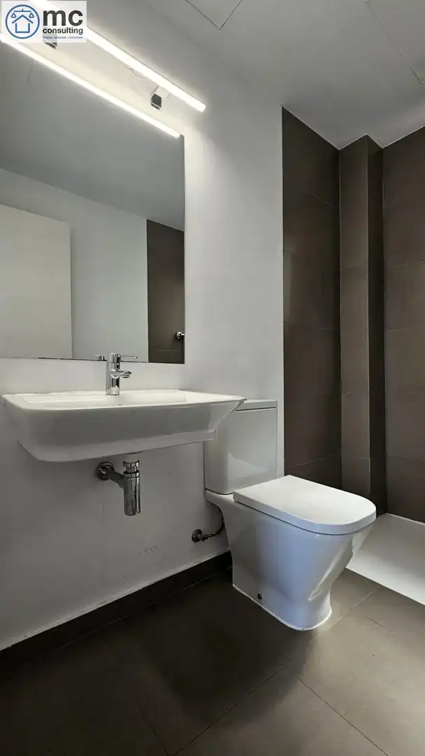 Bathroom of Duplexes for sale in Montserrat - El Passeig
