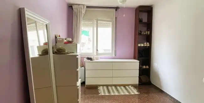 Dormitori de Pis en venda en Girona amb Aire condicionat, Traster i Balcó