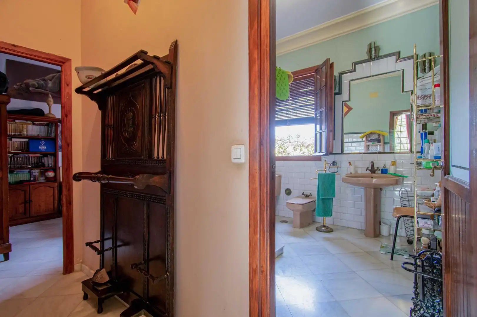 Badezimmer von Country house zum Verkauf in Mairena del Aljarafe mit Terrasse, Schwimmbad und Balkon