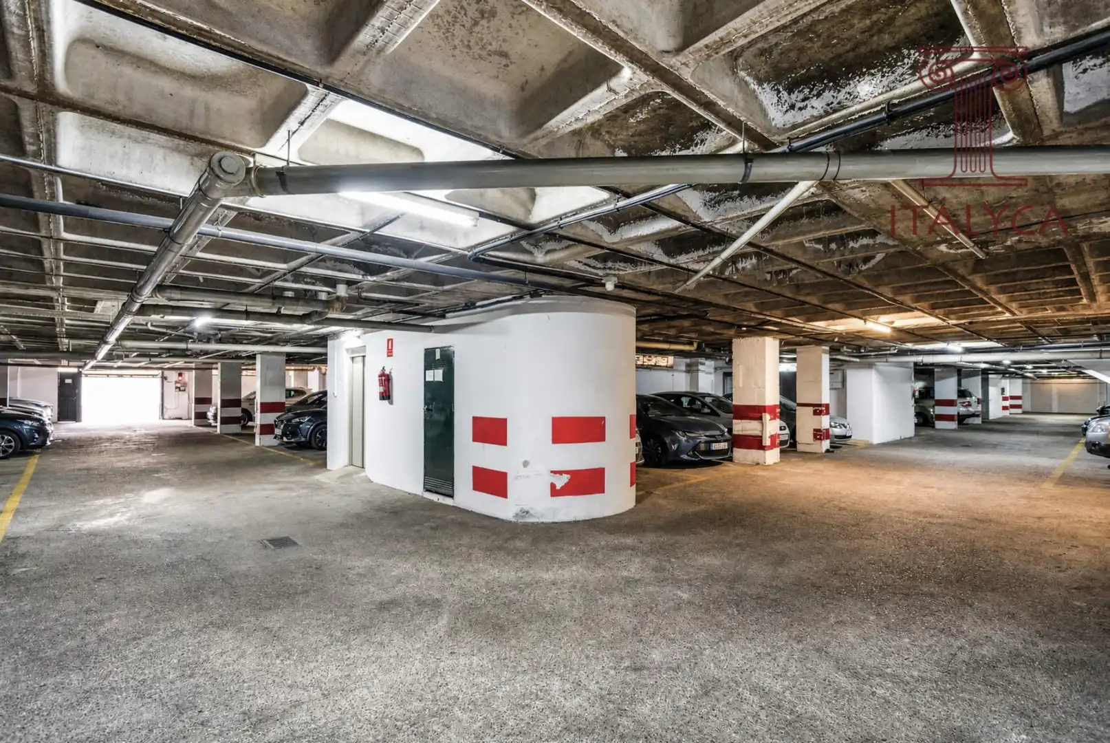 Parking of Flat for sale in Sevilla  with Air Conditioner, Heating and Terrace