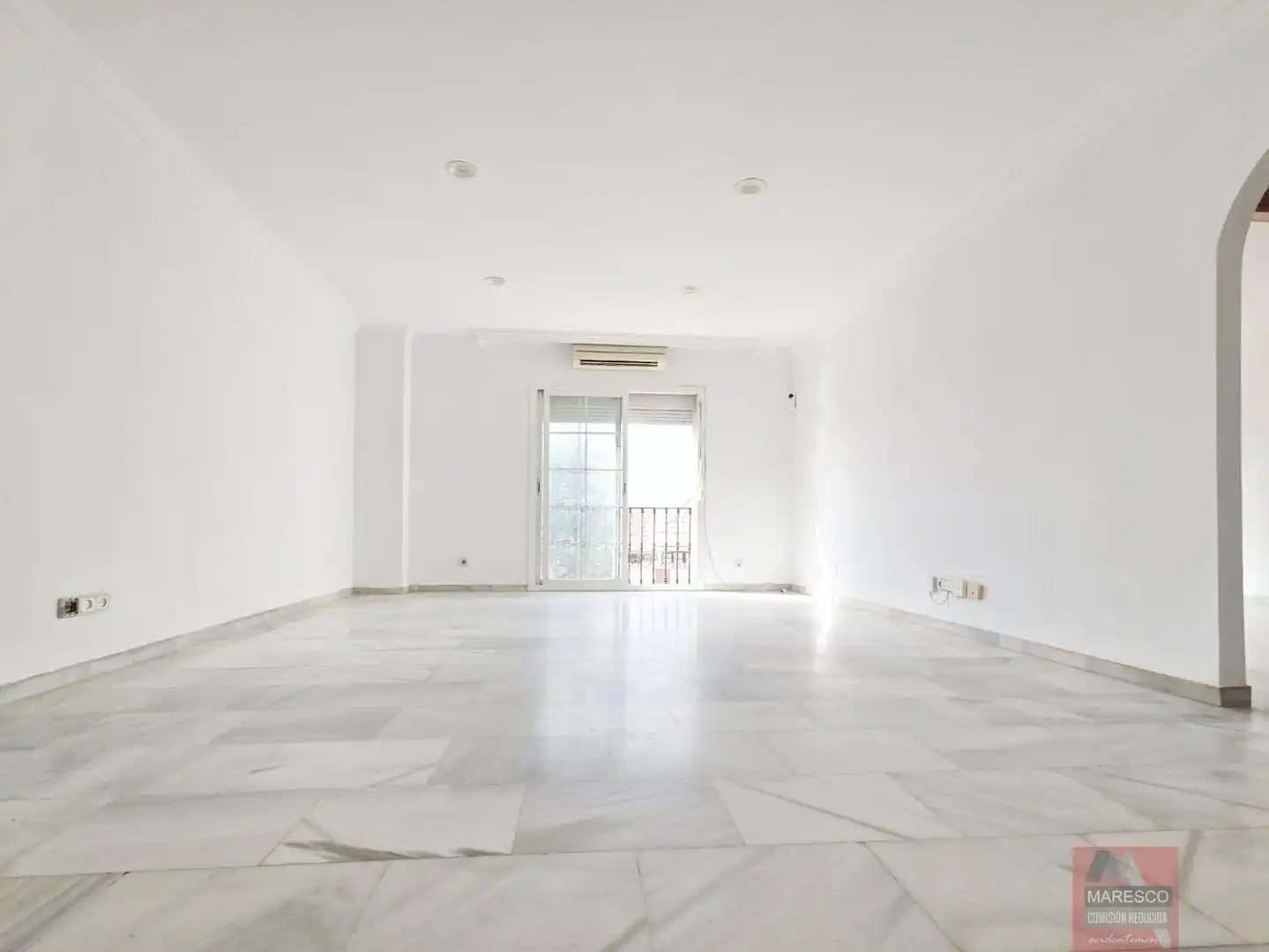 Sala d'estar de Pis en venda en Mijas amb Terrassa
