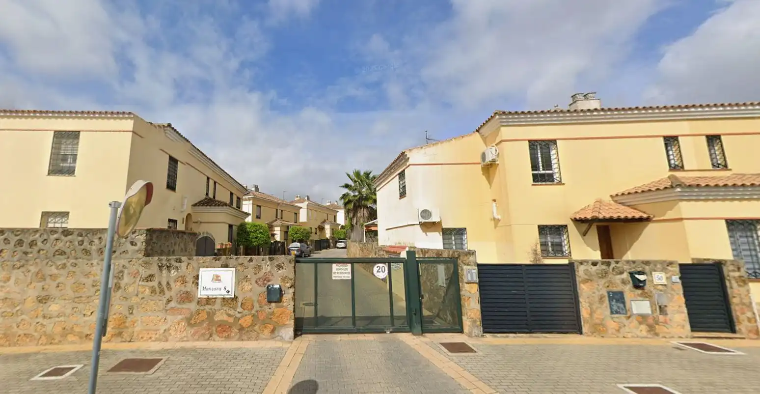 Vista exterior de Casa o xalet en venda en Tomares