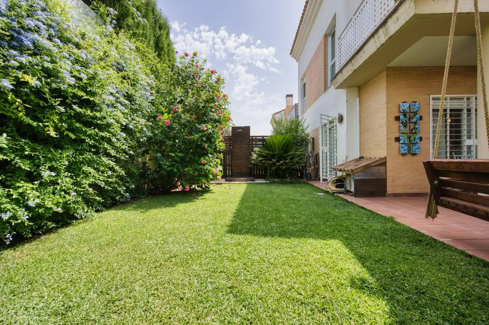 Jardí de Casa adosada en venda en Espartinas amb Aire condicionat, Calefacció i Jardí privat