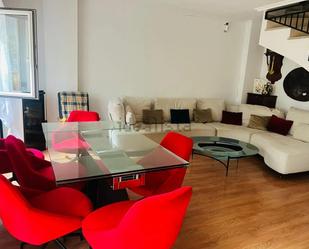 Sala d'estar de Casa adosada de lloguer en Escalona amb Calefacció, Jardí privat i Piscina comunitària