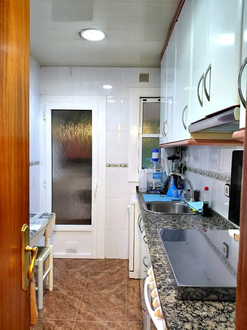 Cocina de Piso en venta en L'Hospitalet de Llobregat con Aire acondicionado, Calefacción y Amueblado