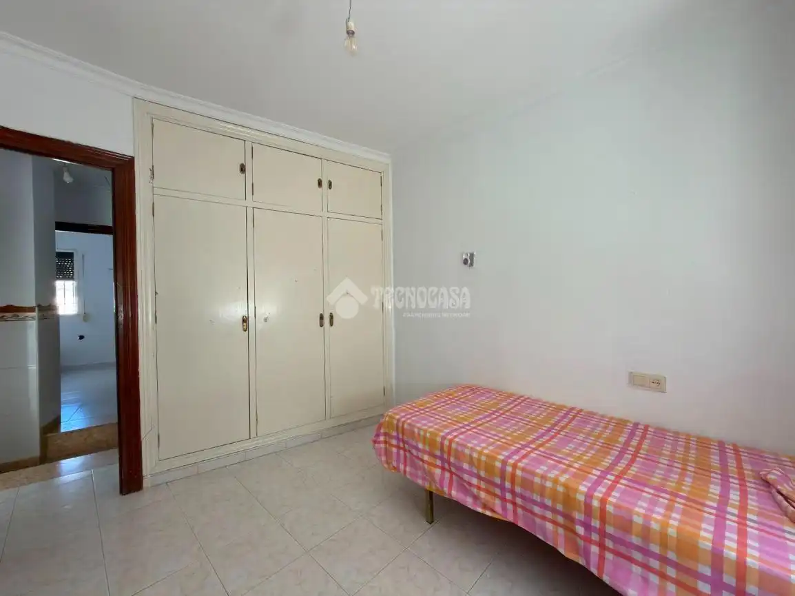 Habitación de Casa adosada en venta en Antequera con Aire acondicionado, Terraza y Trastero