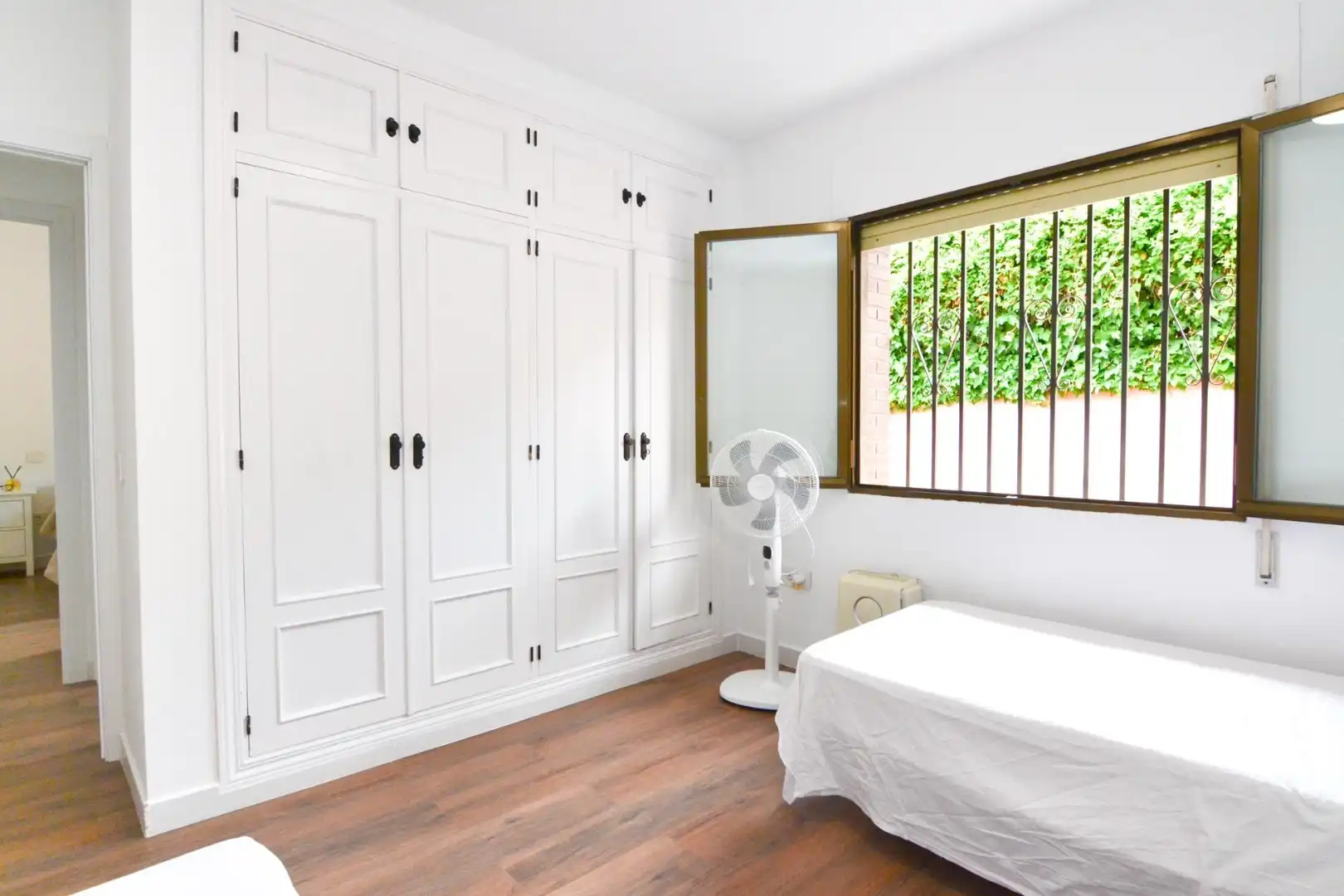 Bedroom of Houses for sale in Casarrubios del Monte  with Air Conditioner, Heating and Private garden