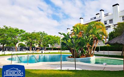 Piscina de Pis en venda en Jerez de la Frontera amb Aire condicionat, Jardí privat i Piscina comunitària