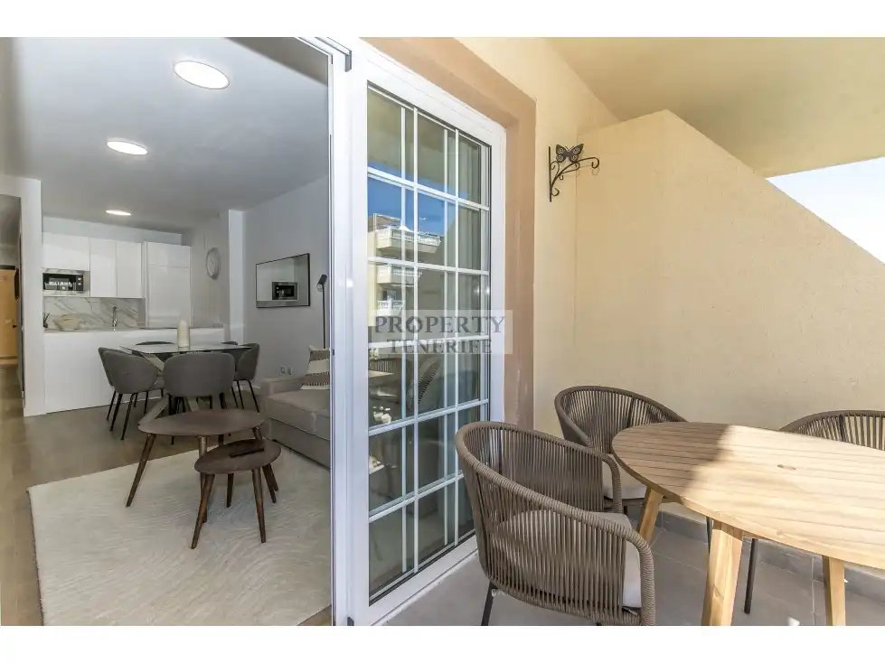 Vista exterior de Piso en venta en Arona con Terraza y Piscina