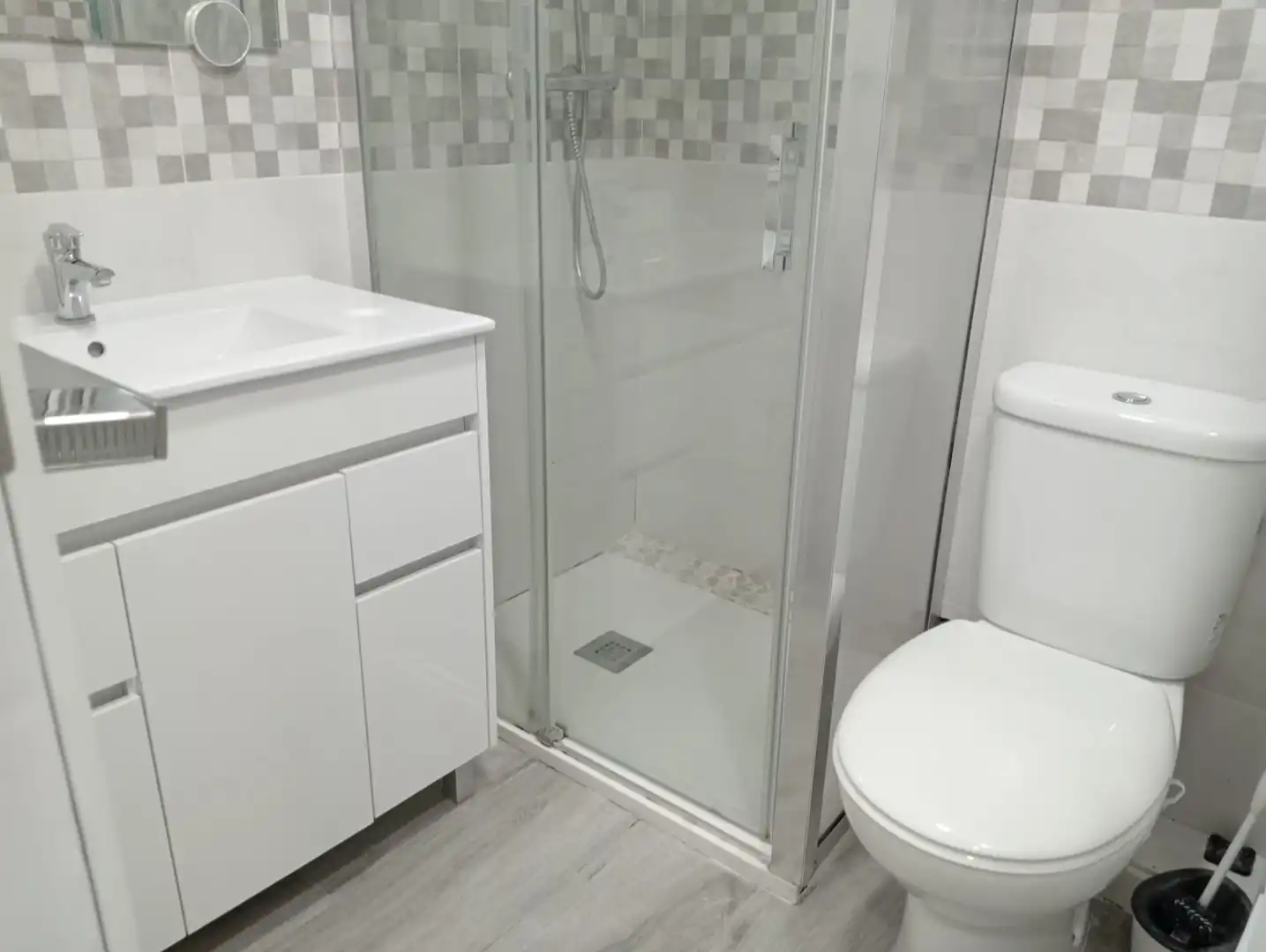Bathroom of Flat for rent in Valencia  with Parquet flooring, Furnished and Oven