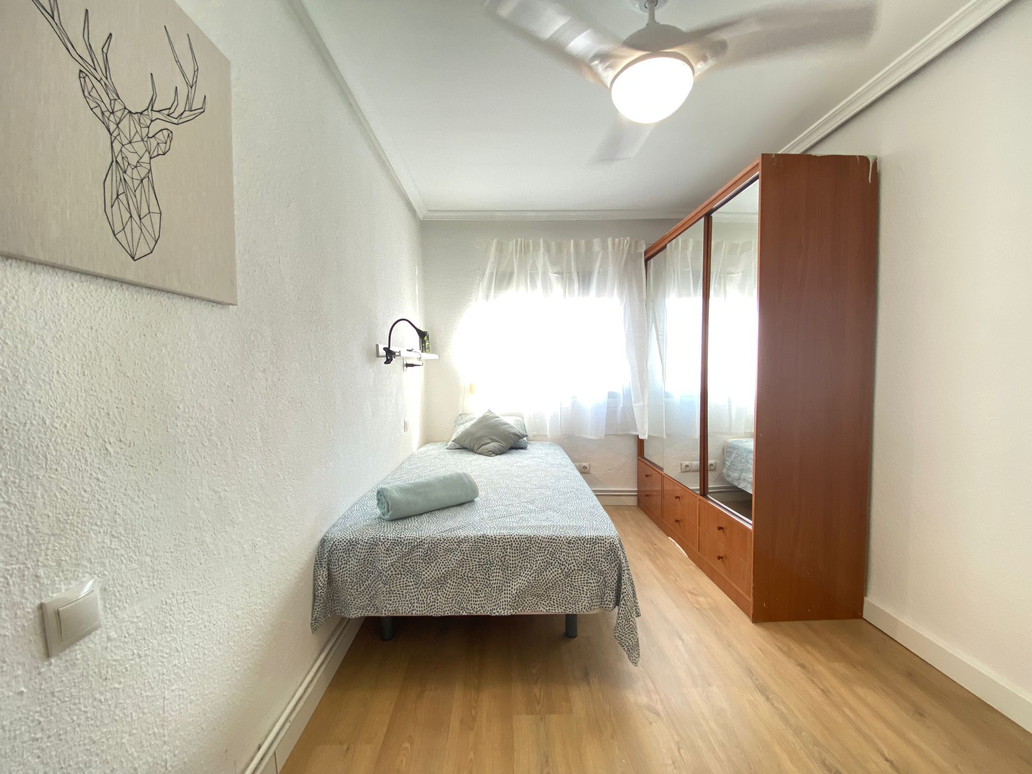 Flat to share in Calle Benalmádena, 1, Palomeras Sureste