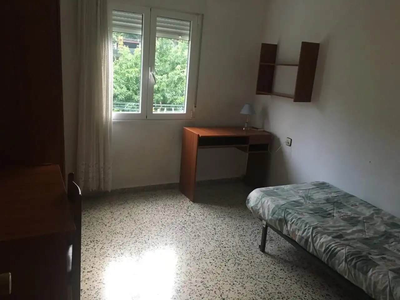 Habitación de Piso de alquiler en Ourense Capital  con Calefacción, Parquet y Trastero