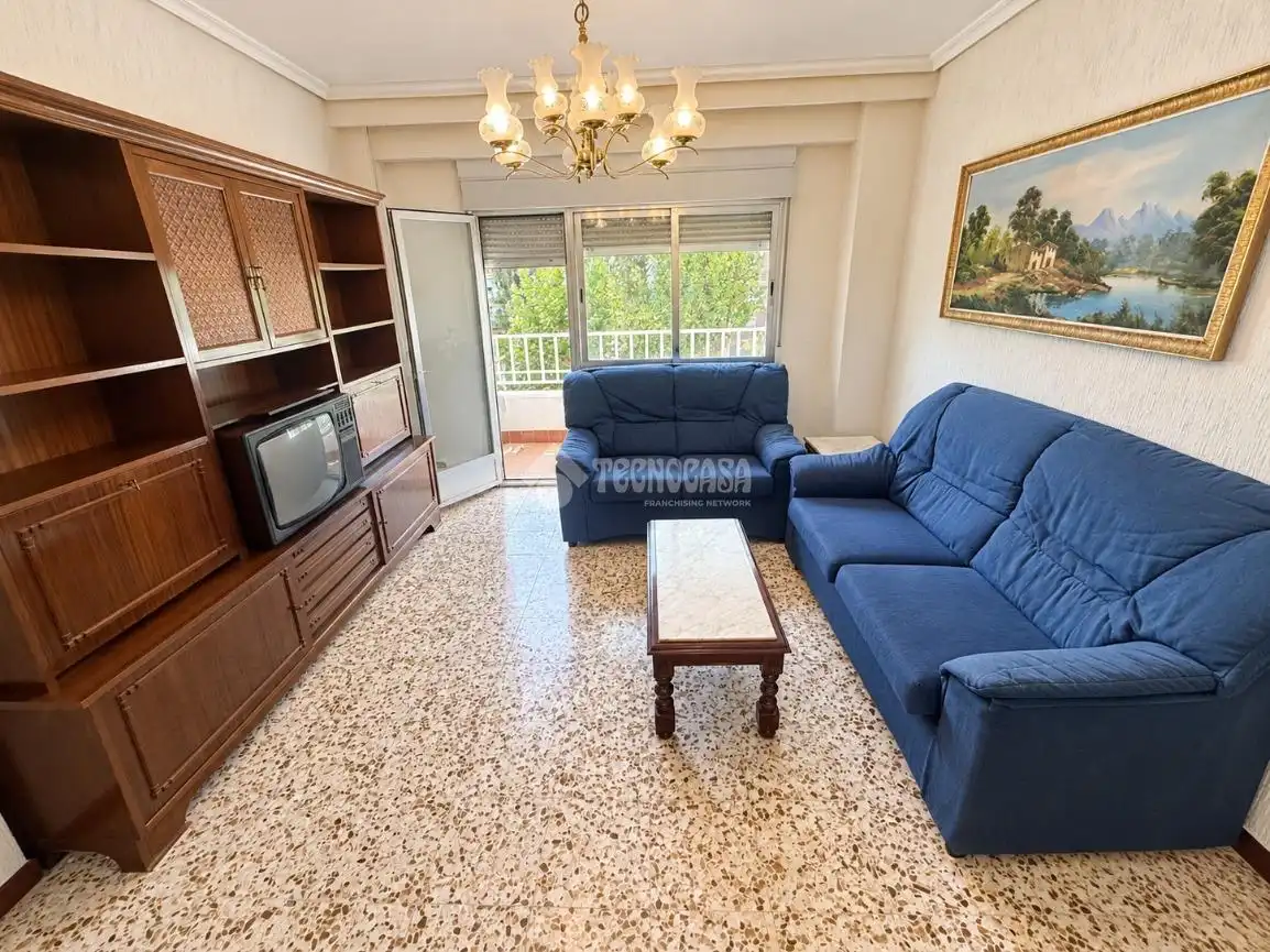 Piso con ascensor en venta en Zarzaquemada