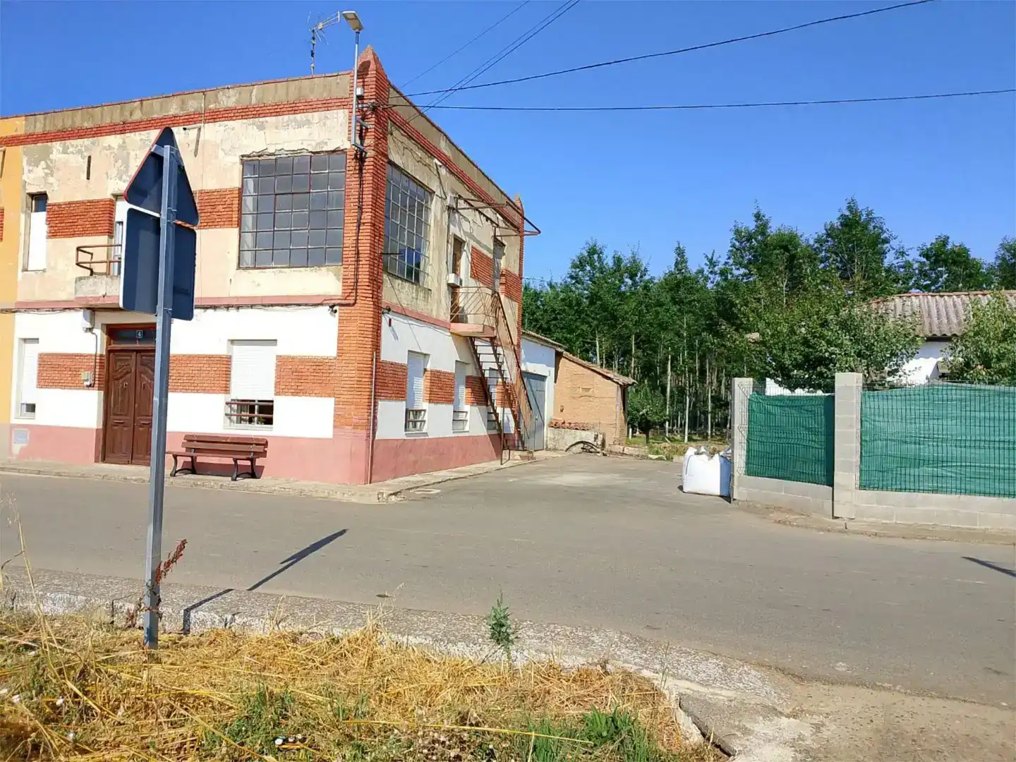 Vista exterior de Pis en venda en San Cristóbal de la Polantera amb Moblat