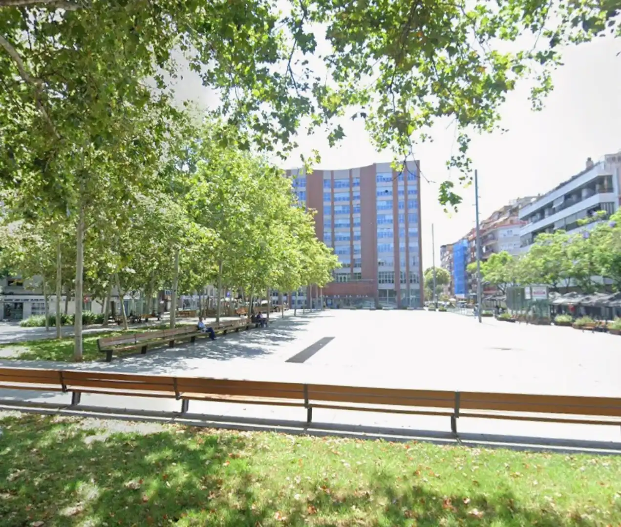 Außenansicht von Gebäude zum Verkauf in Sant Adrià de Besòs