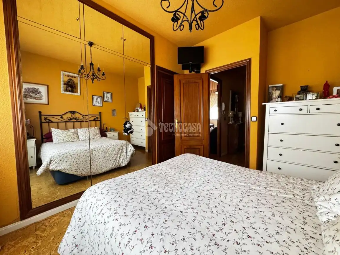Habitación de Casa adosada en venta en Pedrezuela con Aire acondicionado, Calefacción y Jardín privado