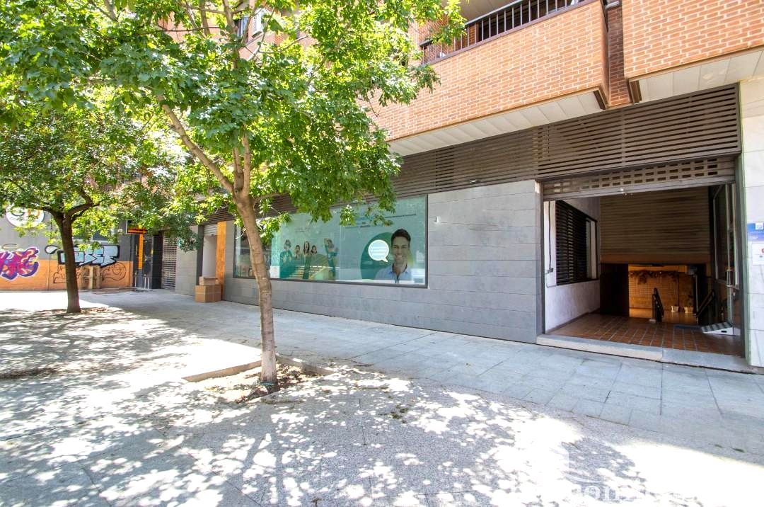 Exterior view of Premises for sale in  Granada Capital  with Air Conditioner