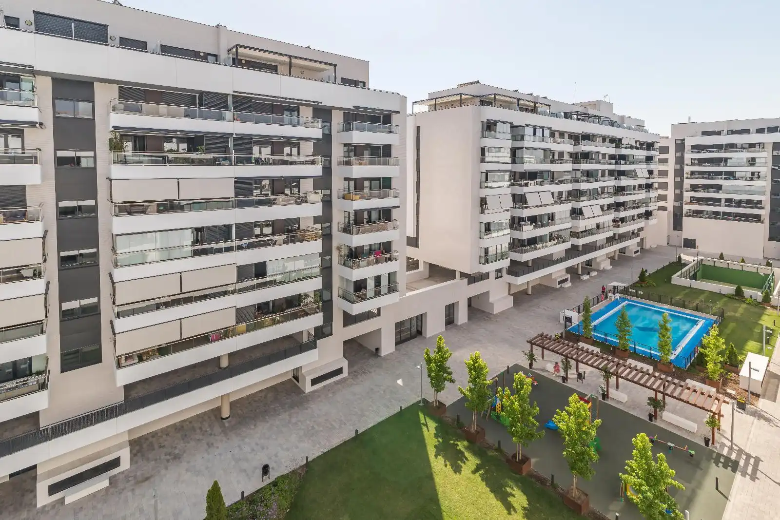 Vista exterior de Ático en venta en Rivas-Vaciamadrid con Terraza y Piscina comunitaria