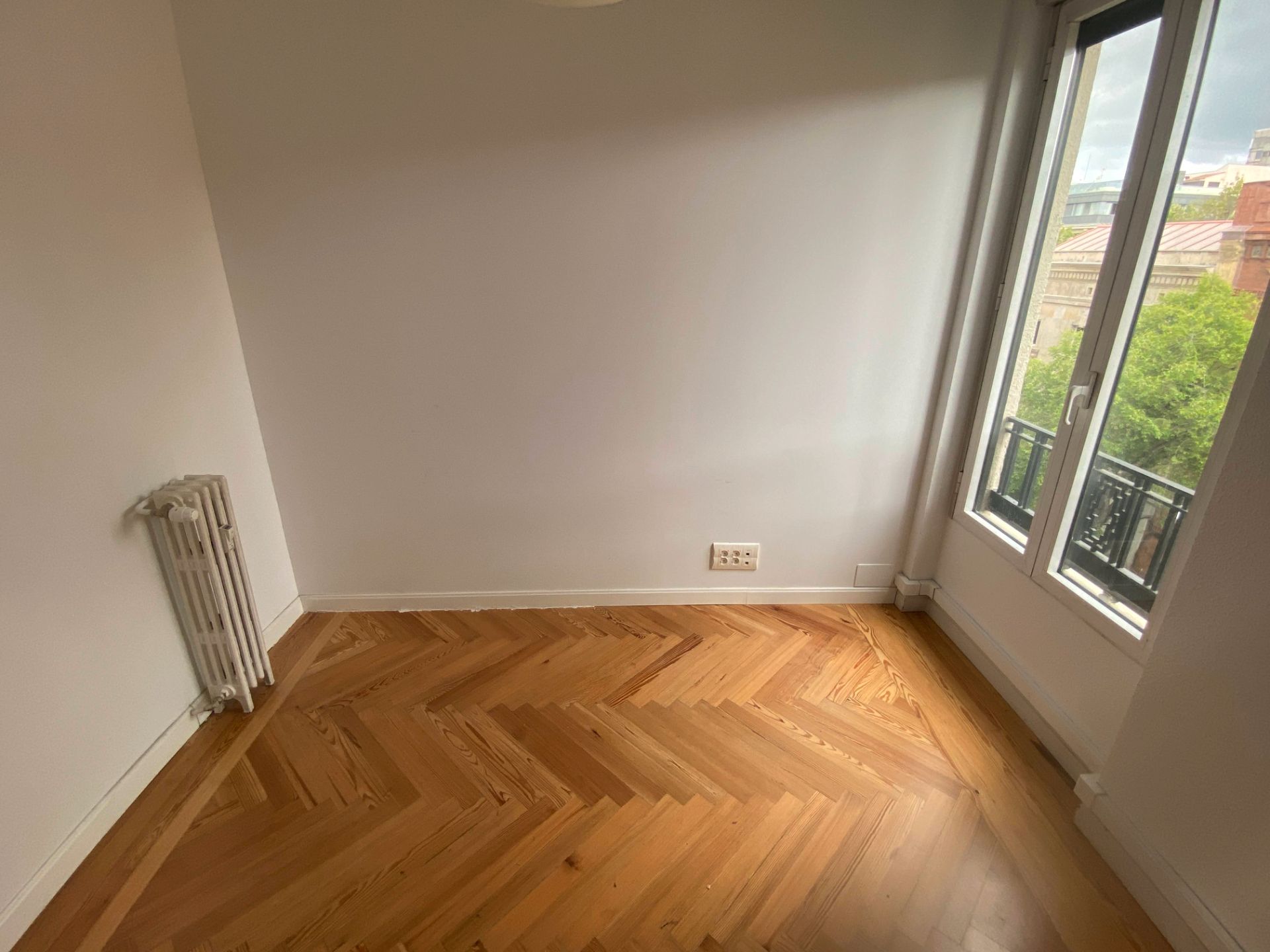 Bedroom of Office to rent in  Madrid Capital  with Air Conditioner, Heating and Internet