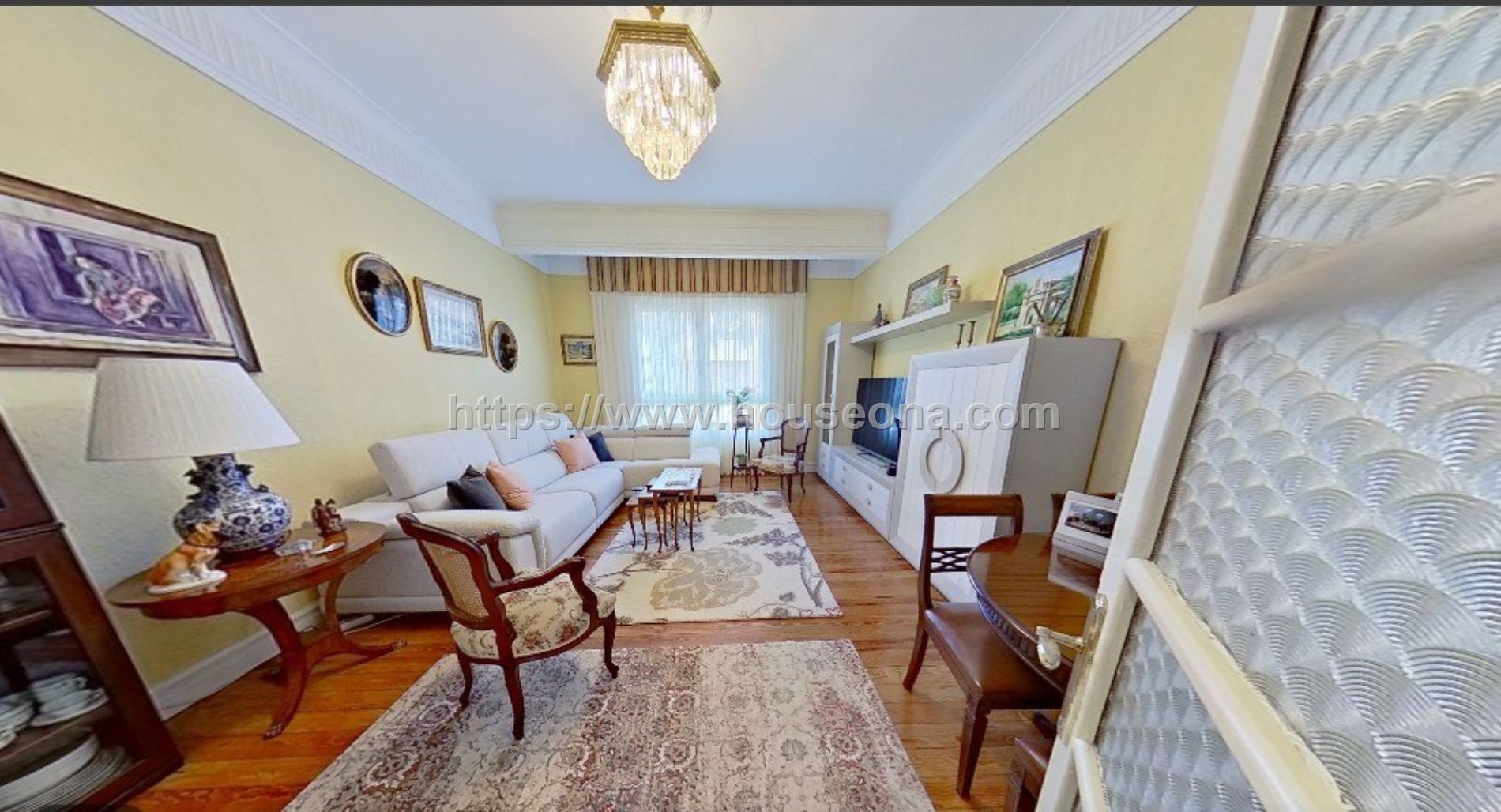 Sala d'estar de Pis en venda en Bilbao  amb Calefacció, Moblat i Balcó