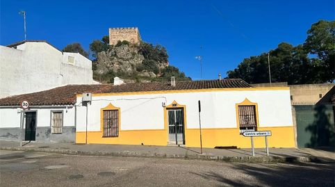 Foto 2 de Casa adosada en venta en Avenida Aurelio Cabrera, 113, Alburquerque, Badajoz