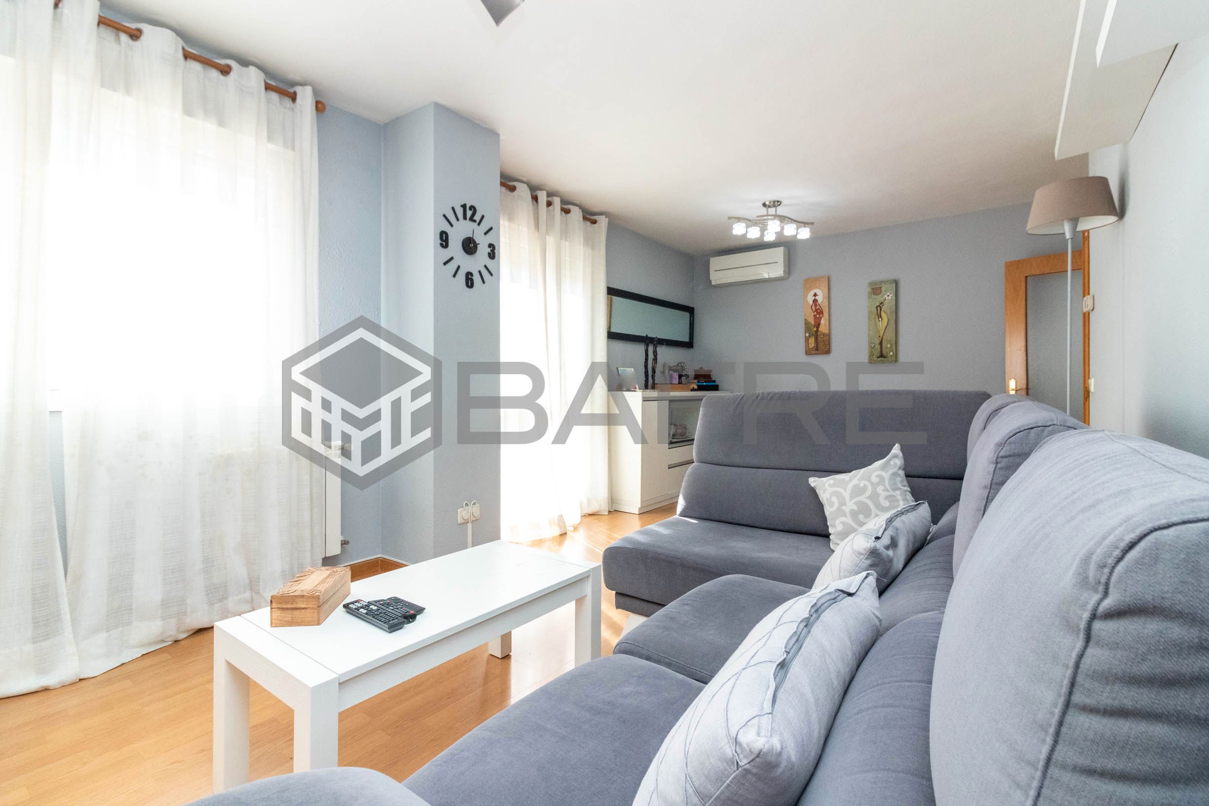 Living room of Flat for sale in  Madrid Capital  with Air Conditioner, Private garden and Terrace