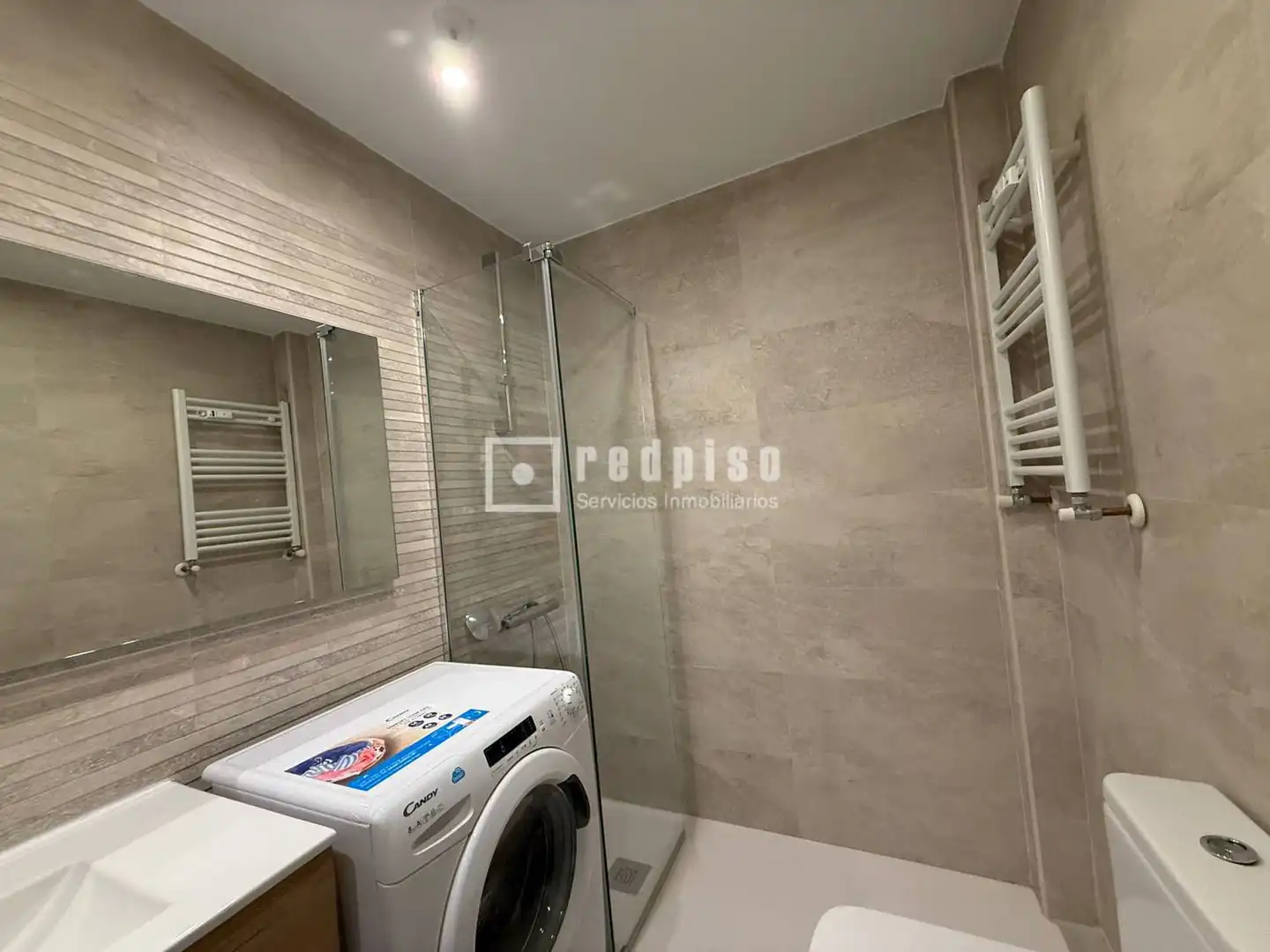 Badezimmer von Loft zur Miete in Madrid mit Klimaanlage