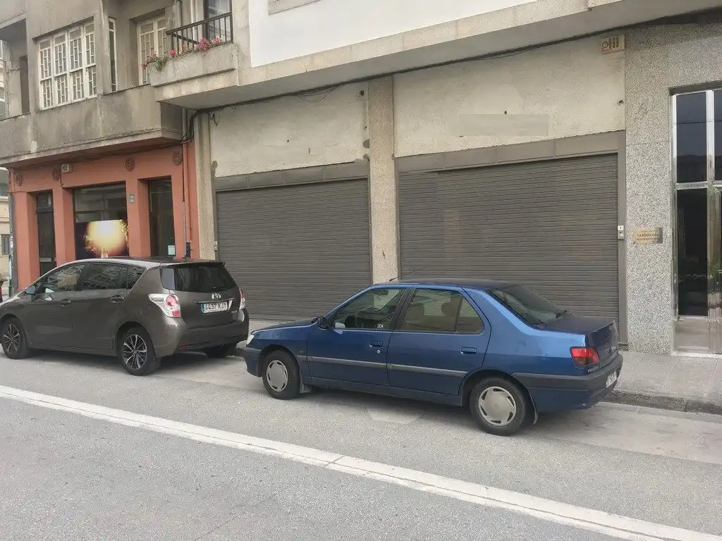Local comercial en venta en Rúa Montevideo 17, imagen 2