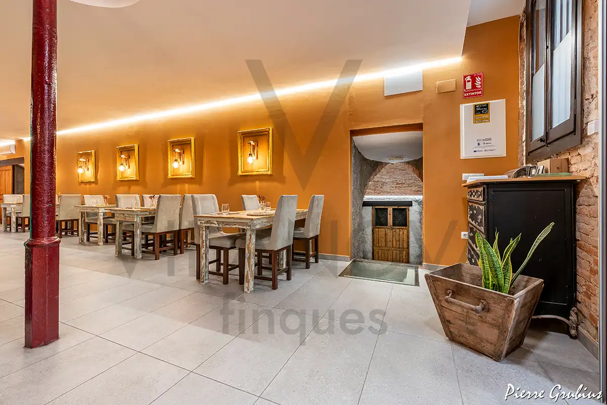 Commercial properties for rent in Falset  with Air Conditioner, Heating and Terrace