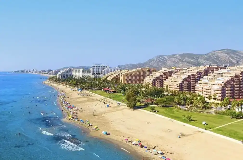 Vista exterior de Apartament de lloguer en Oropesa del Mar / Orpesa amb Aire condicionat, Piscina i Balcó